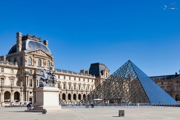 Bảo tàng Louvre Paris