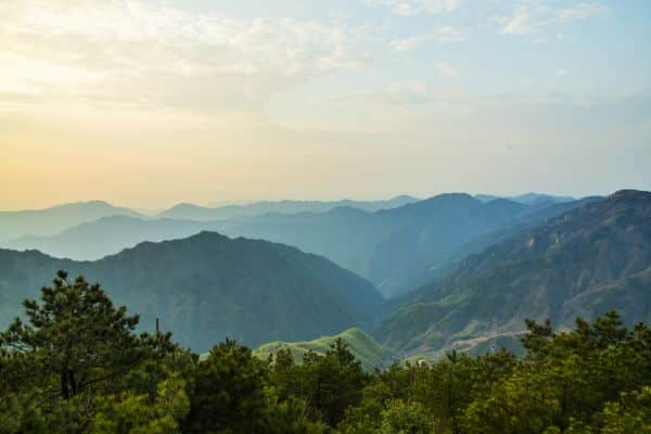 Núi Hoàng