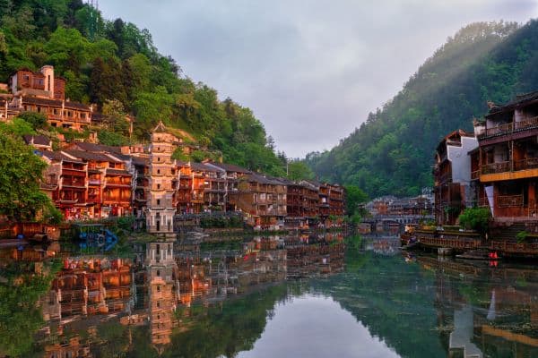 Phượng Hoàng cổ trấn